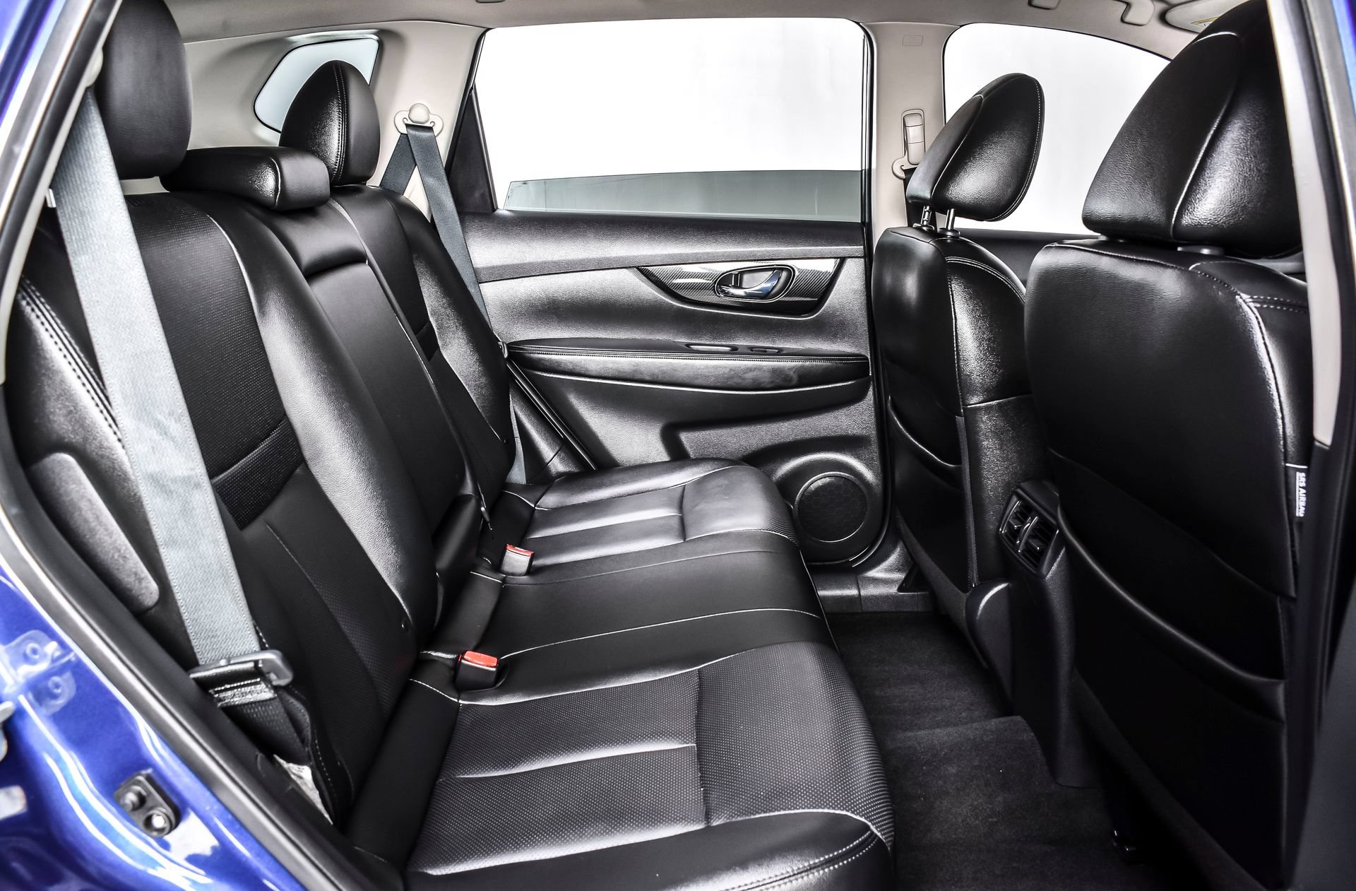Used 2018 Nissan Rogue SL w/ Premium Package AWD/4WD image 23