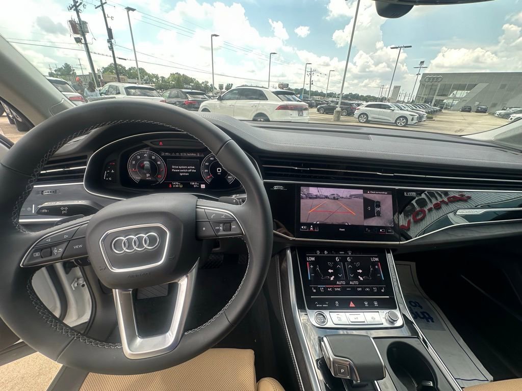 Used 2025 Audi Q7 3.0T Prestige image 12