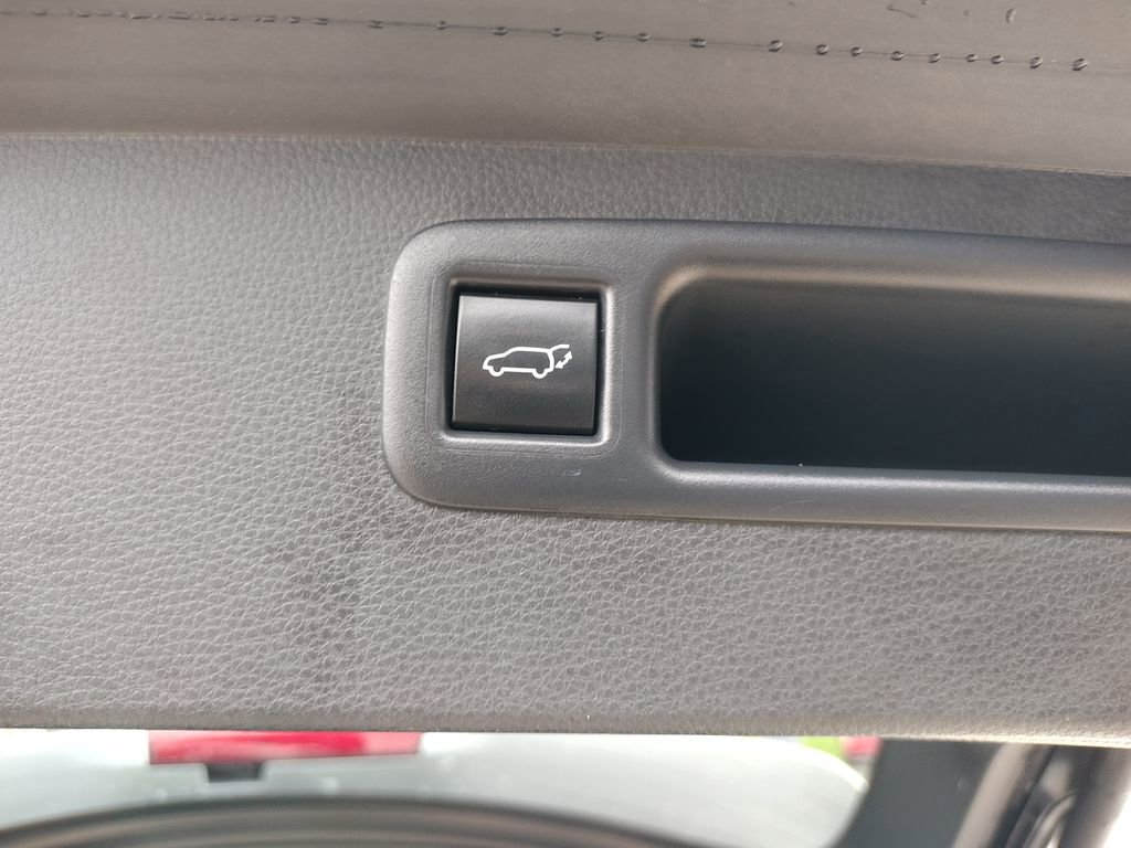 Used 2023 Toyota Highlander LE FWD image 24