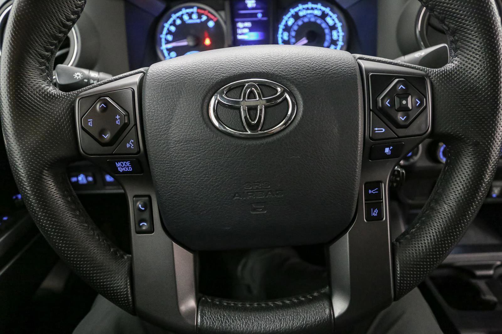 Used 2020 Toyota Tacoma TRD Sport image 31