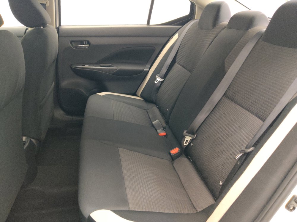 Used 2022 Nissan Versa SV FWD image 18