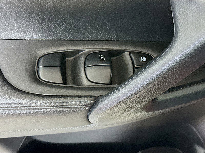 Certified 2022 Nissan Rogue Sport SL AWD/4WD image 19