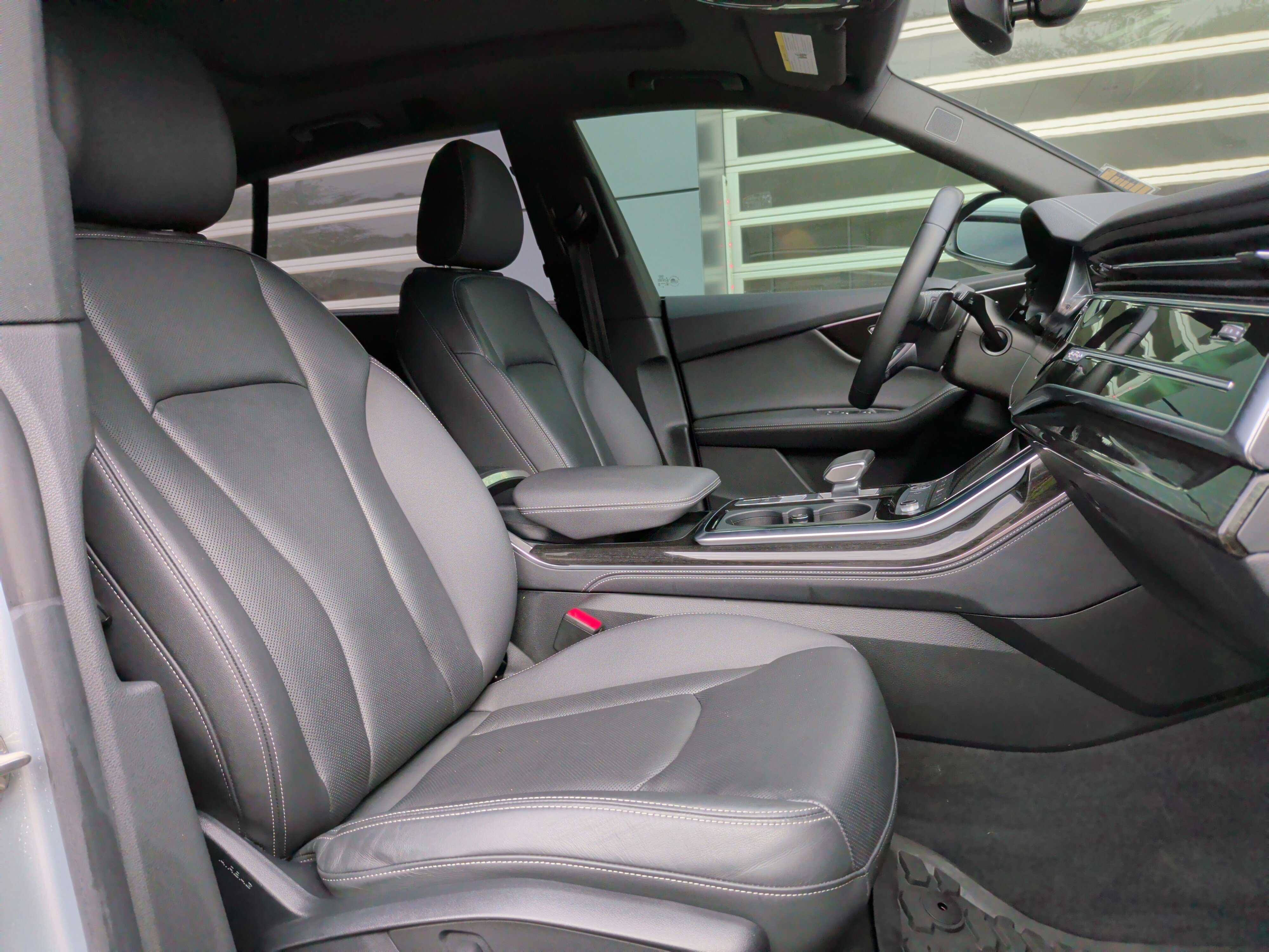 Used 2023 Audi Q8 Premium Plus w/ Premium Plus Package image 34