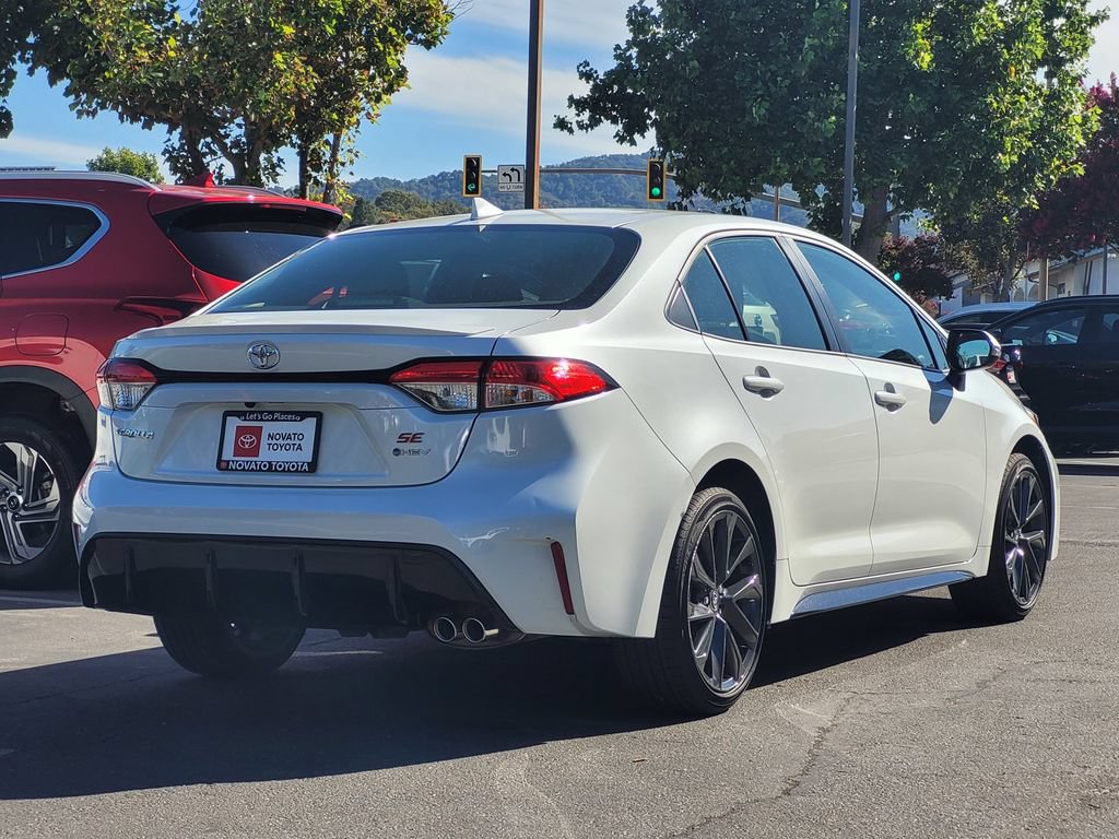 Used 2026 Toyota Corolla SE w/ SE Premium Package FWD image 5