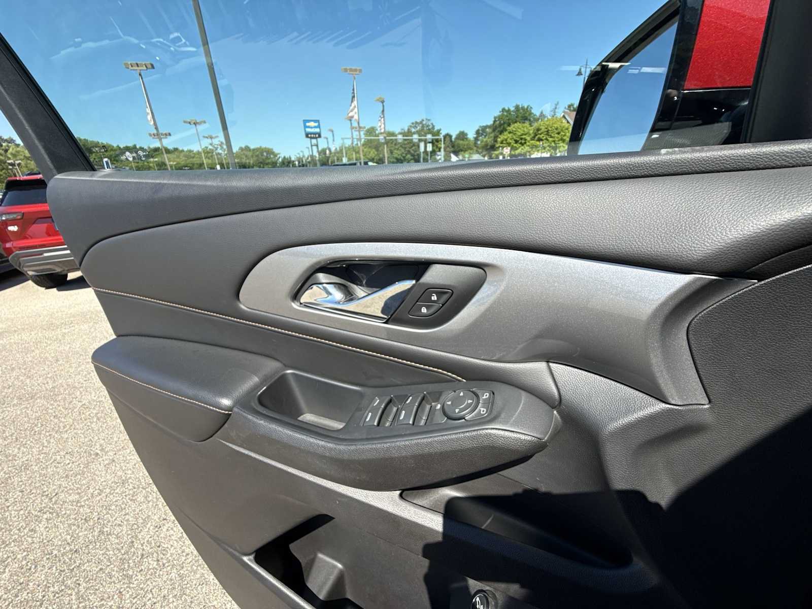 Certified 2018 Chevrolet Traverse LT FWD image 22