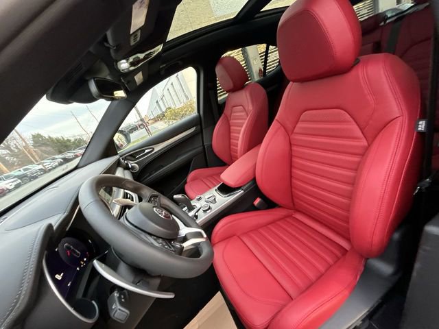 New 2025 Alfa Romeo Stelvio Sprint image 11