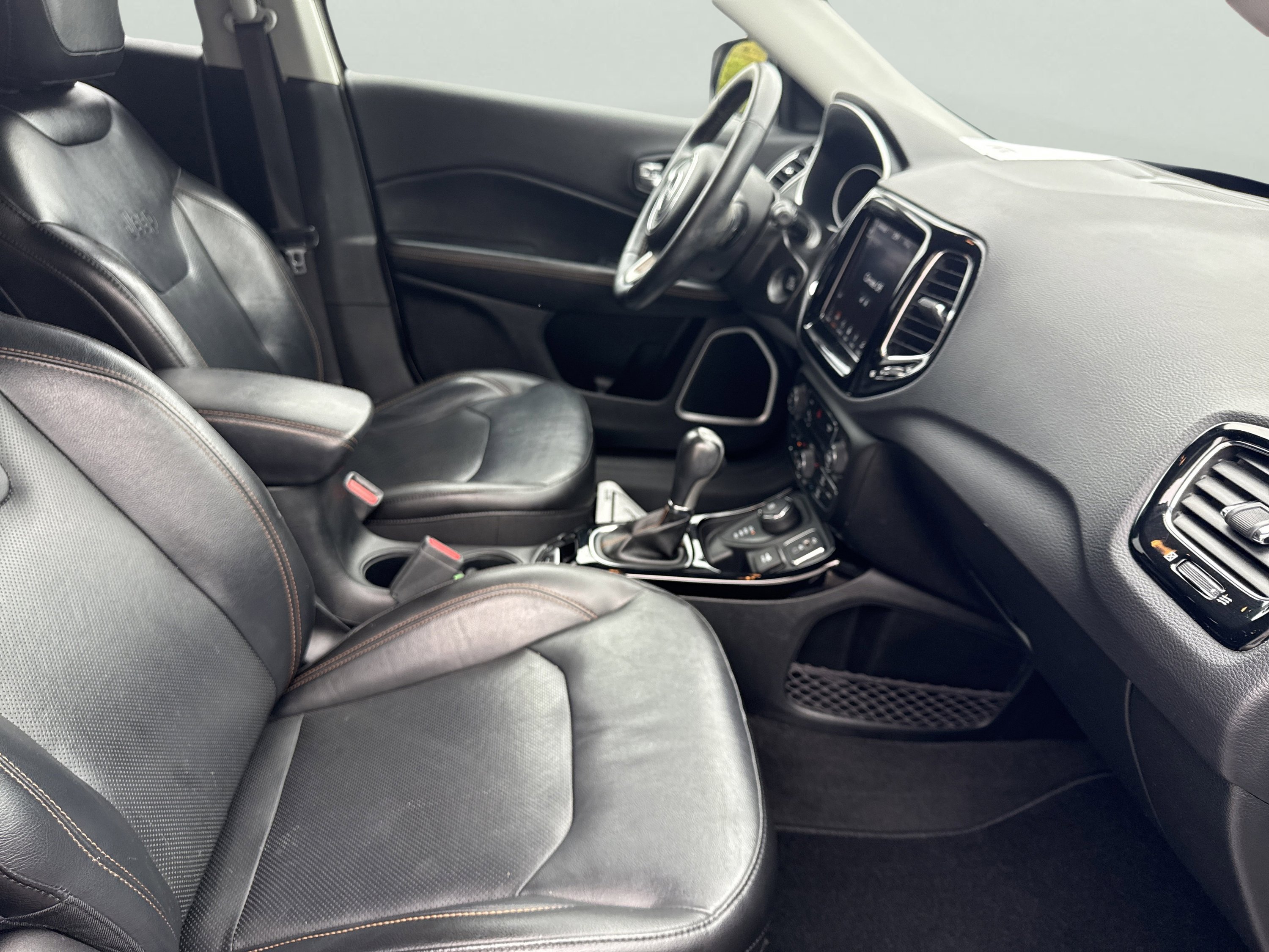 Used 2018 Jeep Compass Limited w/ Navigation Group image 23