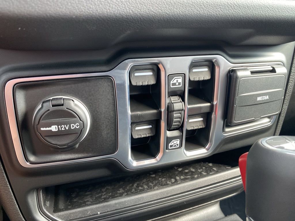 New 2025 Jeep Wrangler Sahara w/ Safety Group image 34