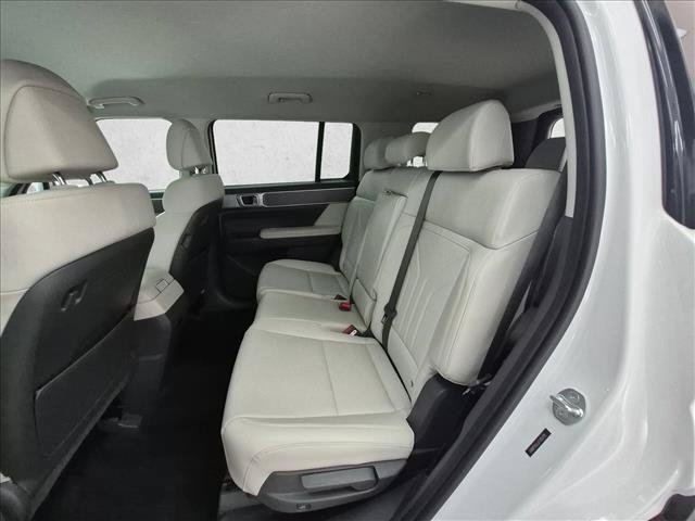 Used 2026 Hyundai Santa Fe SEL FWD image 20