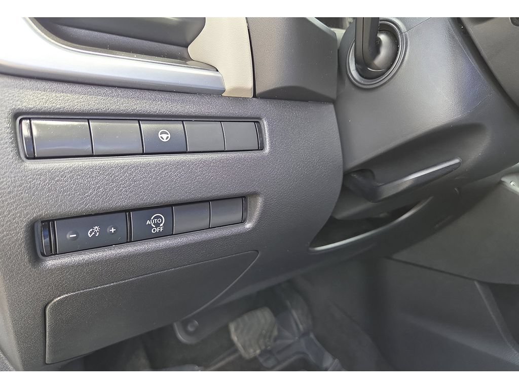 Used 2023 Nissan Rogue SV FWD image 15