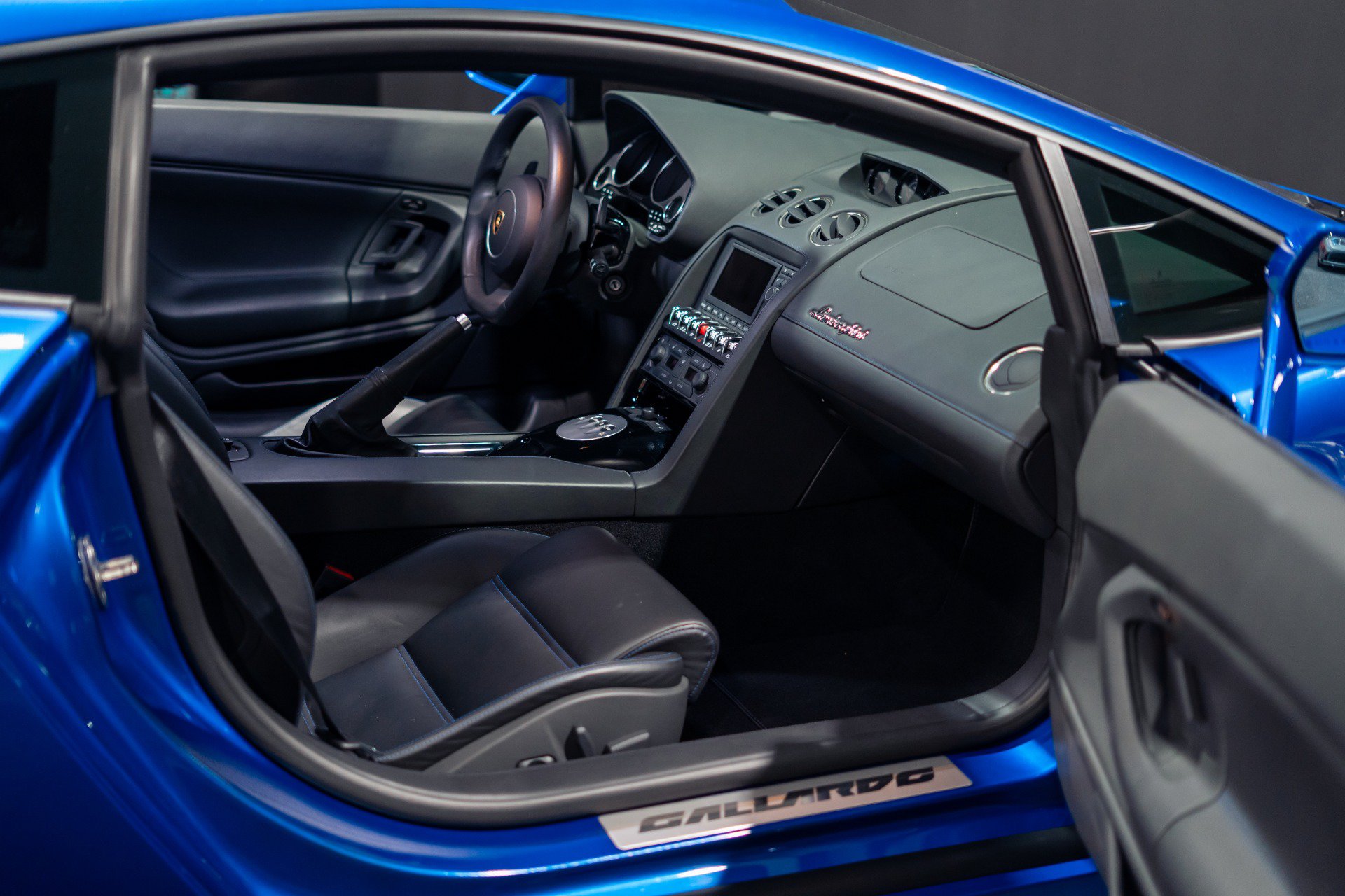 Used 2013 Lamborghini Gallardo LP 550-2 RWD image 2