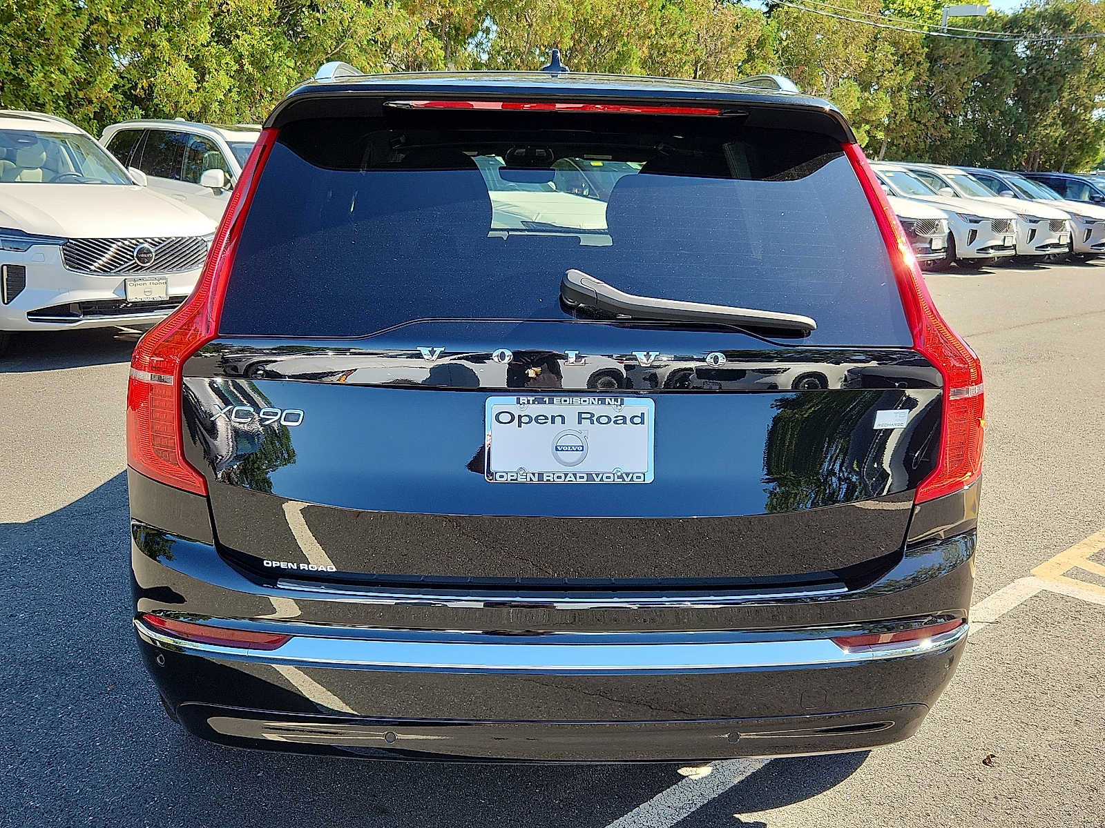 Certified 2024 Volvo XC90 T8 Ultimate w/ Protection Package Premier AWD/4WD image 5