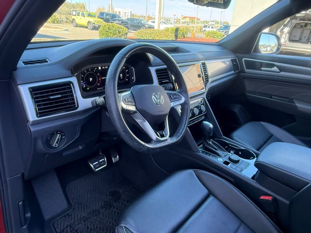 Used 2022 Volkswagen Atlas Cross Sport SEL R-Line image 17