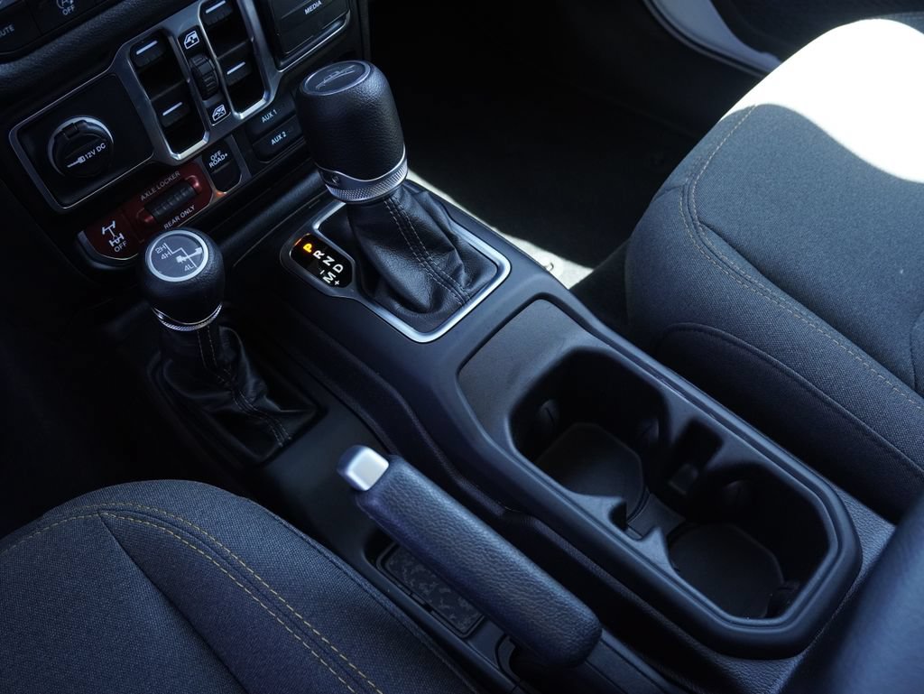 Certified 2025 Jeep Gladiator Sport AWD/4WD image 25