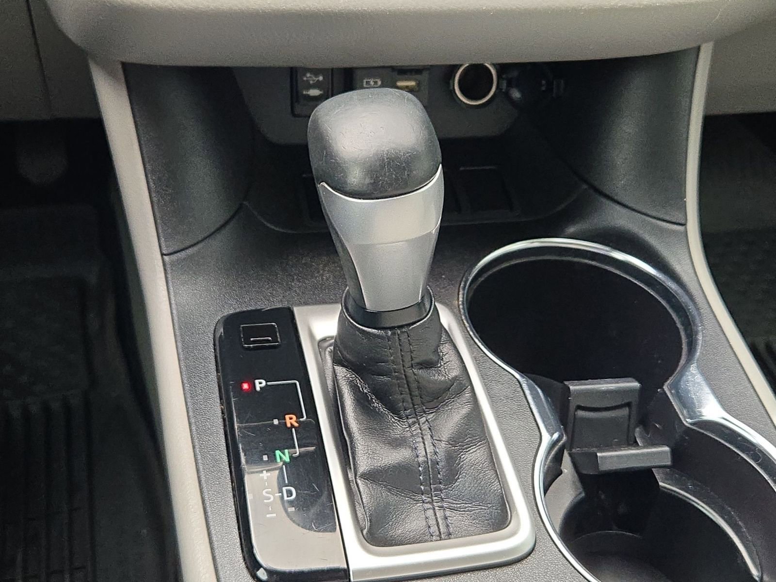 Used 2019 Toyota Highlander XLE image 16