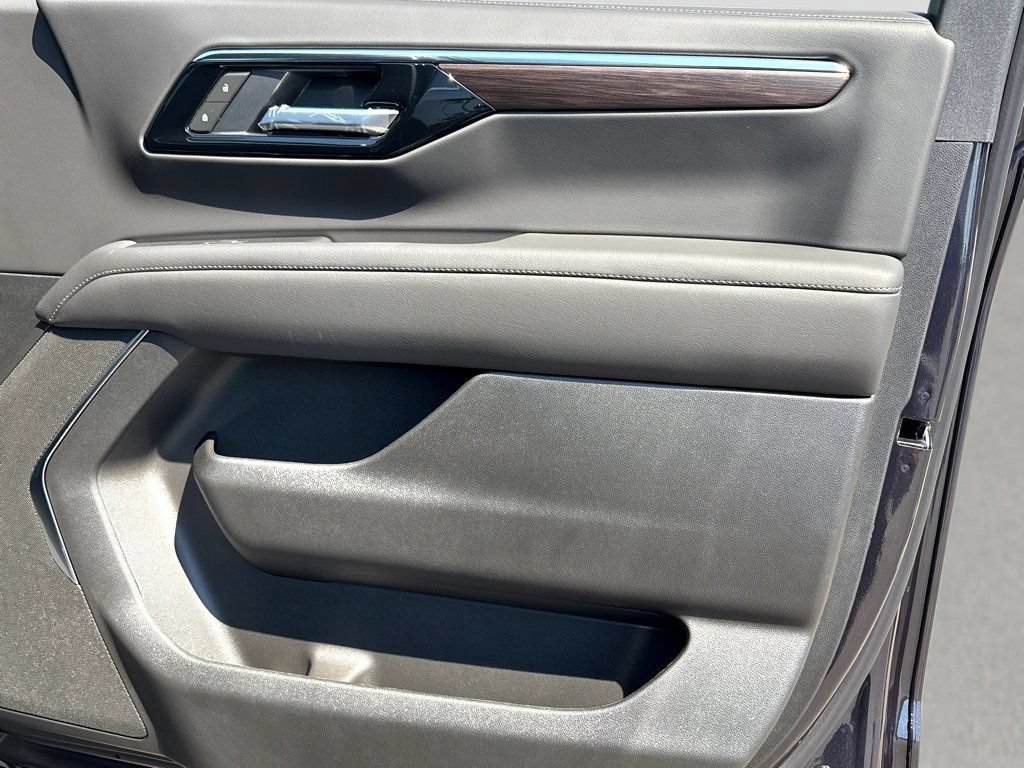 New 2026 Chevrolet Suburban LT w/ Comfort Package RWD image 13