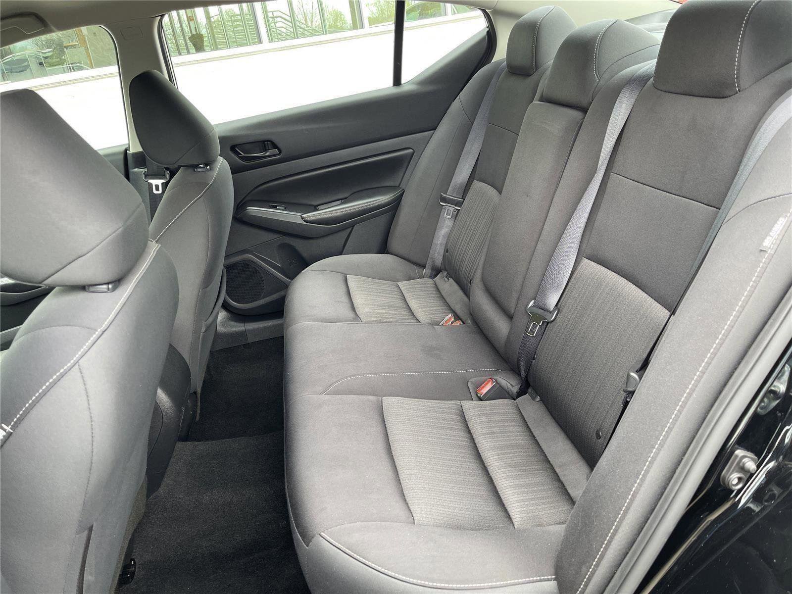 Used 2024 Nissan Altima 2.5 SV FWD image 33