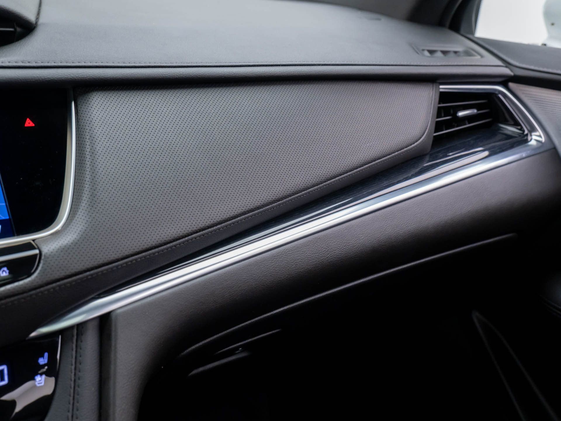 Certified 2025 Cadillac XT5 Premium Luxury image 32