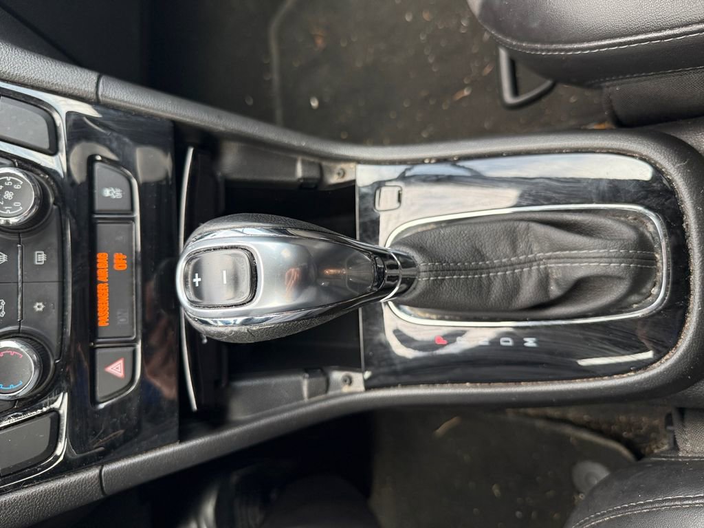 Used 2019 Buick Encore Sport Touring w/ Safety Package AWD/4WD image 21