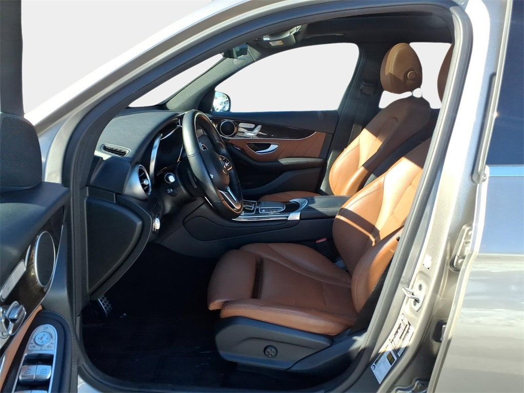 Used 2021 Mercedes-Benz GLC 300 4MATIC image 9