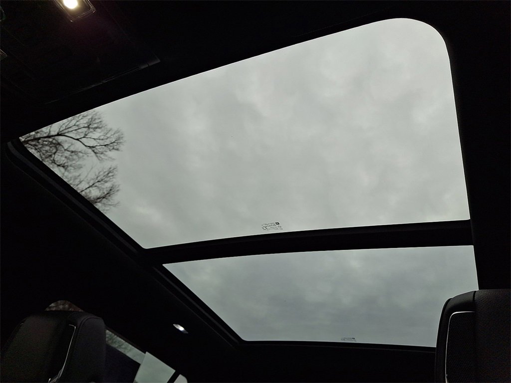 Used 2022 Cadillac Escalade ESV Sport w/ Touring Package image 16