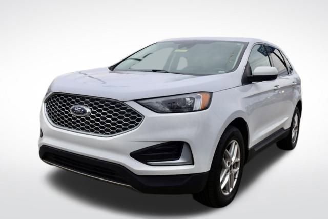 Used 2023 Ford Edge SEL image 4