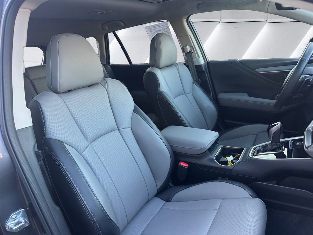 Used 2025 Subaru Outback Limited image 14