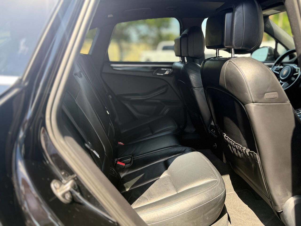 Used 2015 Porsche Macan S AWD/4WD image 23