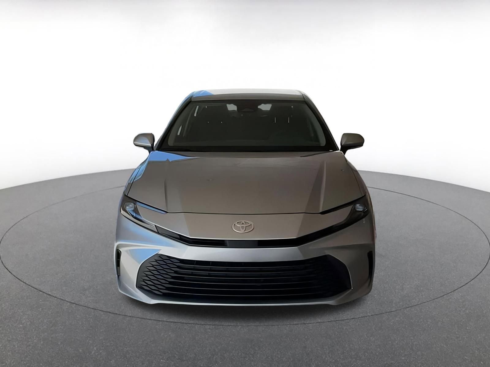 Used 2025 Toyota Camry LE image 4