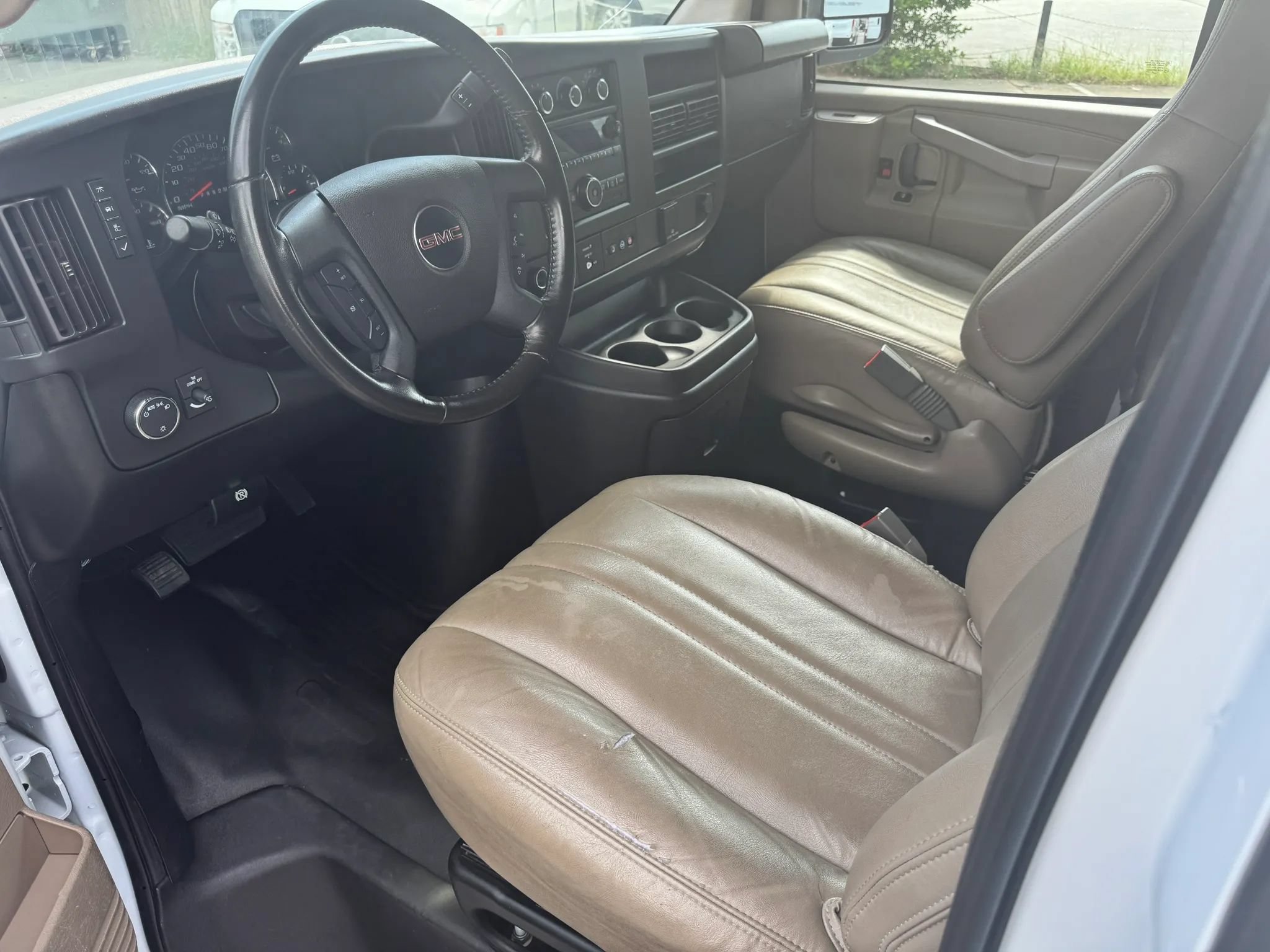 Used 2023 GMC Savana 3500 w/ Driver Convenience Package RWD image 25