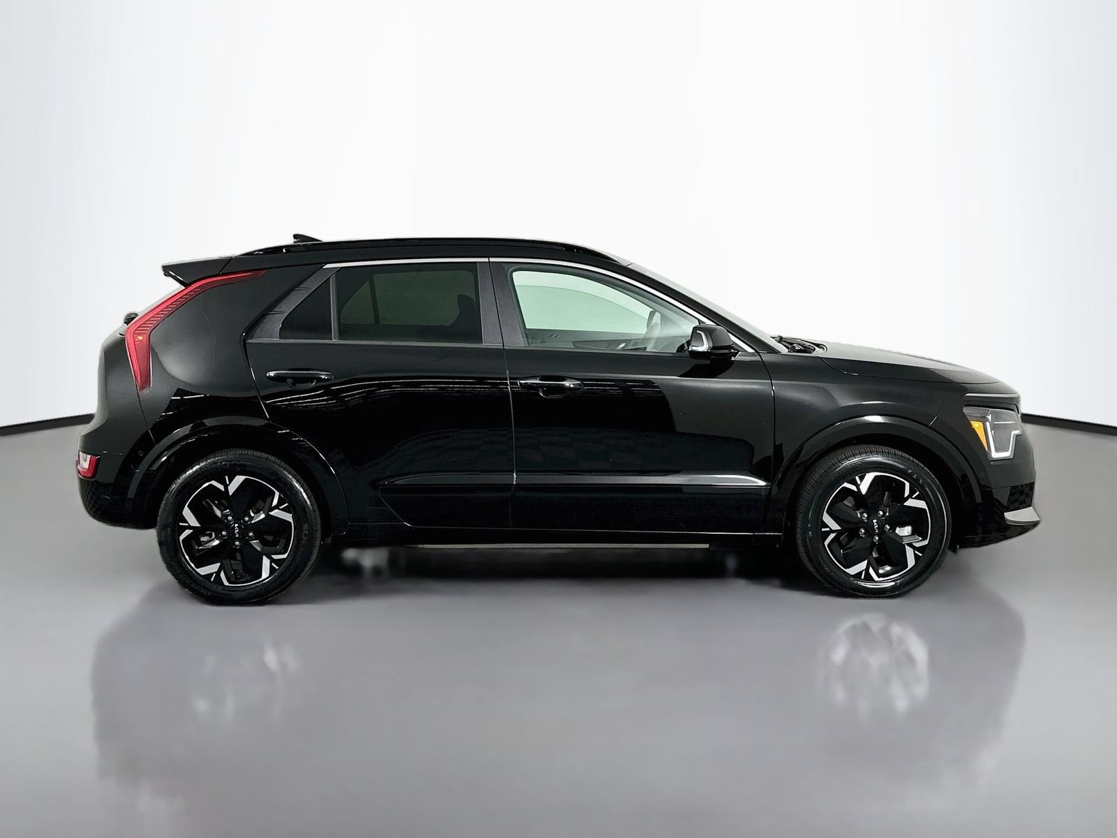 Used 2024 Kia Niro Wave FWD image 8
