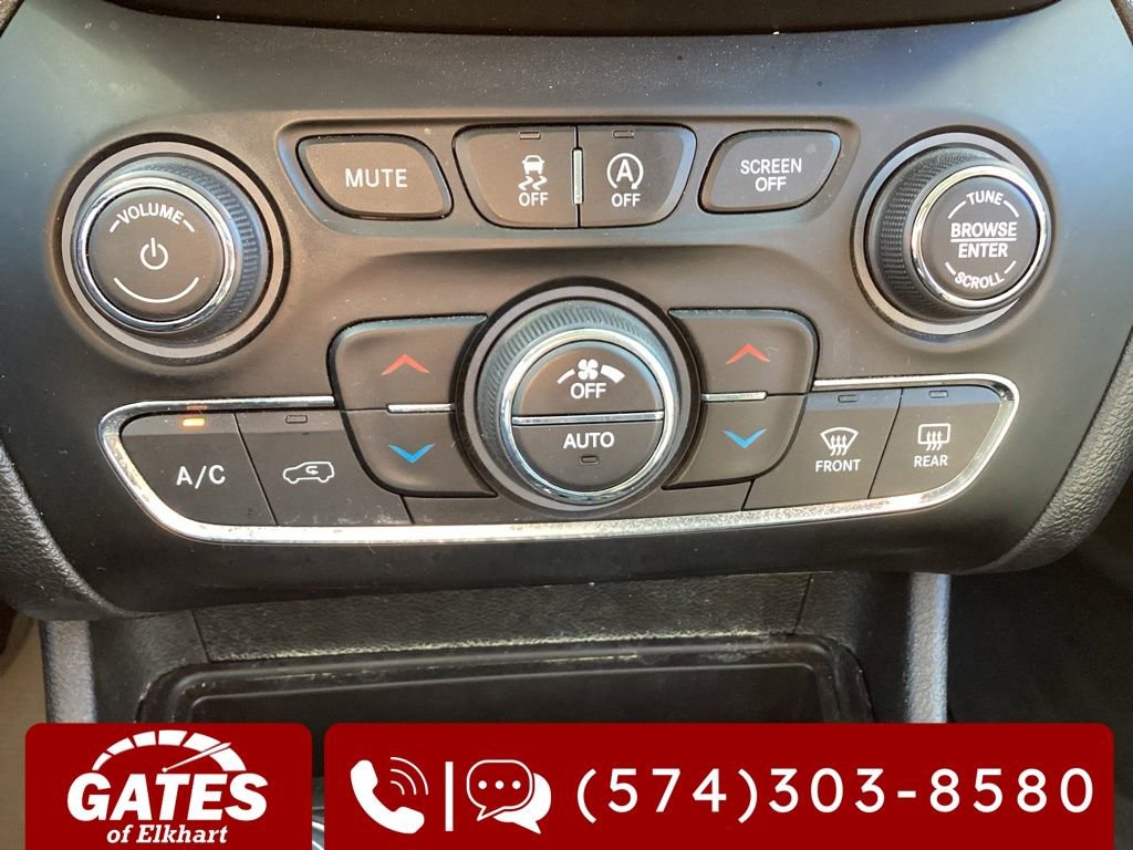 Used 2019 Jeep Cherokee Limited w/ Trailer Tow Group AWD/4WD image 23