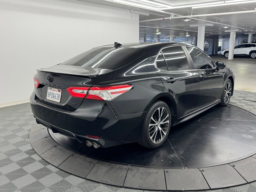Used 2020 Toyota Camry SE w/ Audio Package FWD image 5