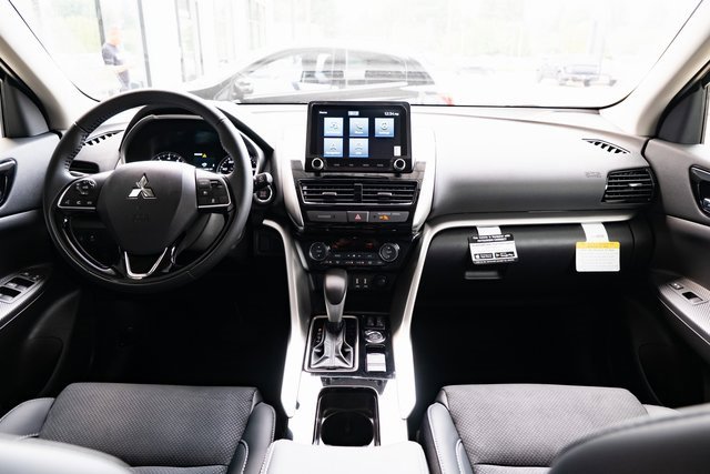 New 2025 Mitsubishi Eclipse Cross SE image 9