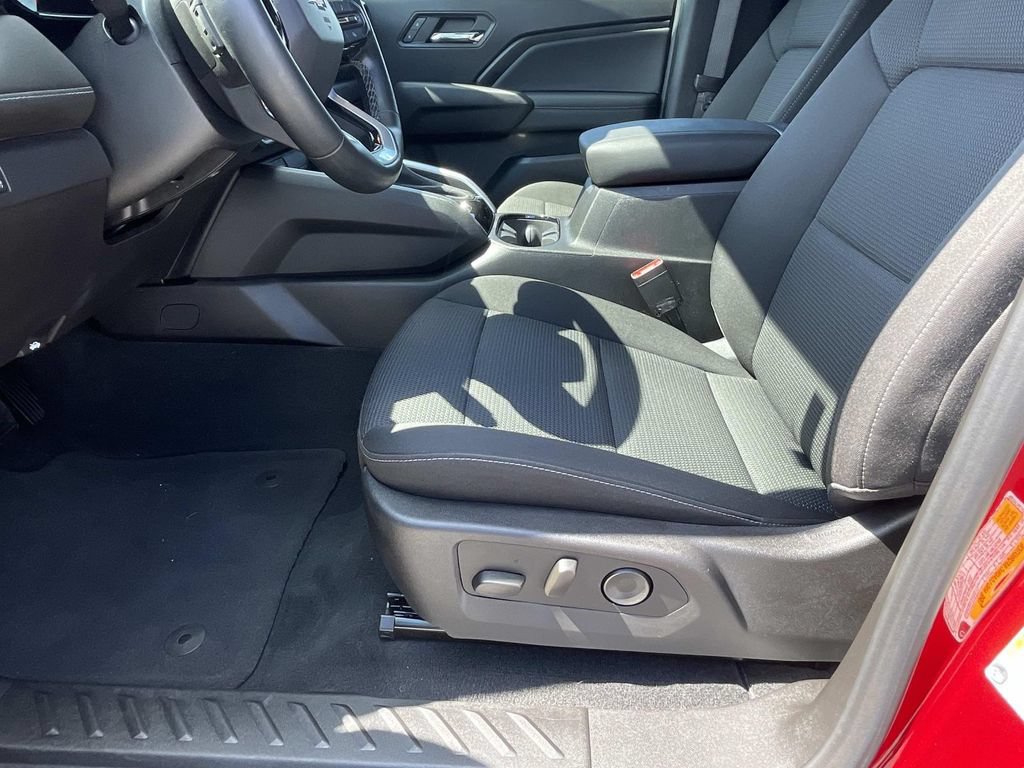 Used 2024 Chevrolet Colorado LT w/ LT Convenience Package II RWD image 17