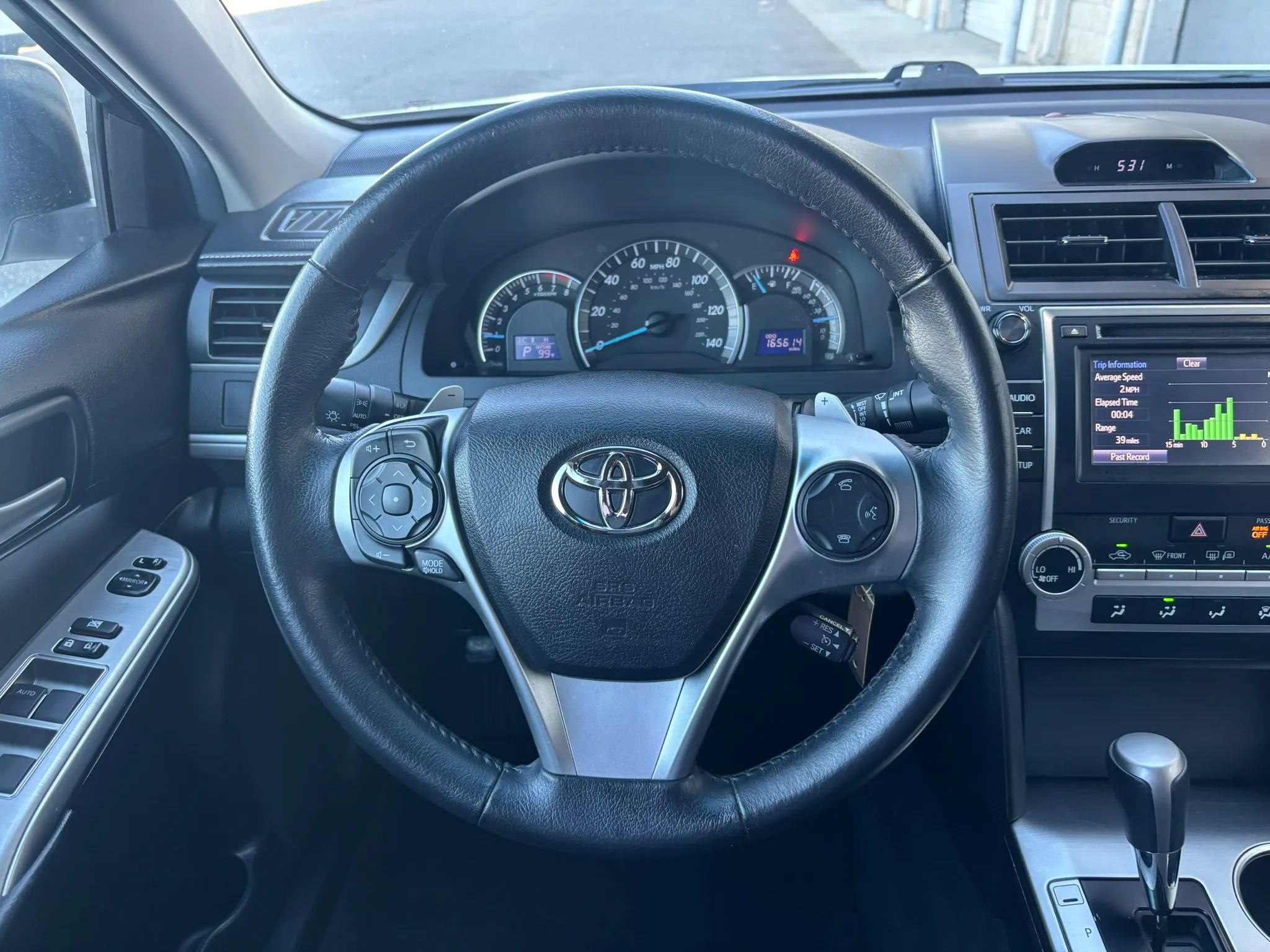 Used 2014 Toyota Camry SE FWD image 17