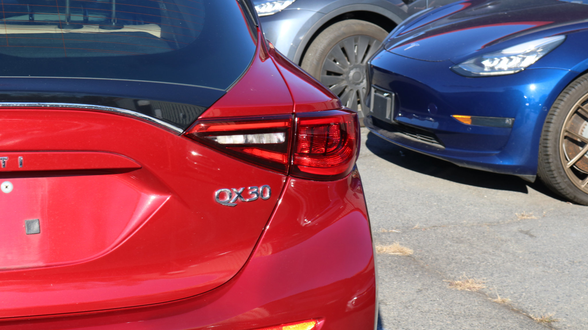 Used 2019 INFINITI QX30 image 9