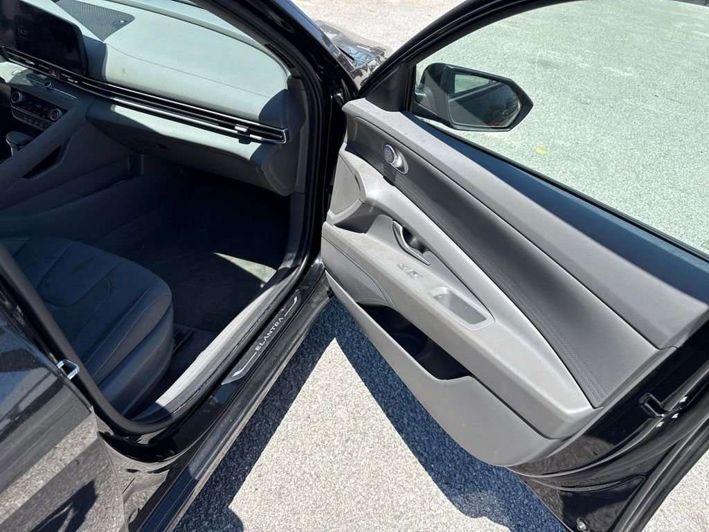 Used 2024 Hyundai Elantra SEL FWD image 11