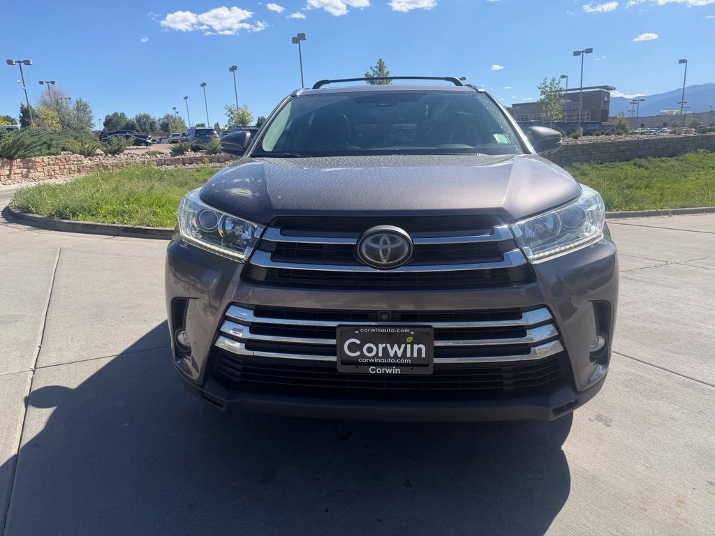 Used 2019 Toyota Highlander Limited Platinum AWD/4WD image 2