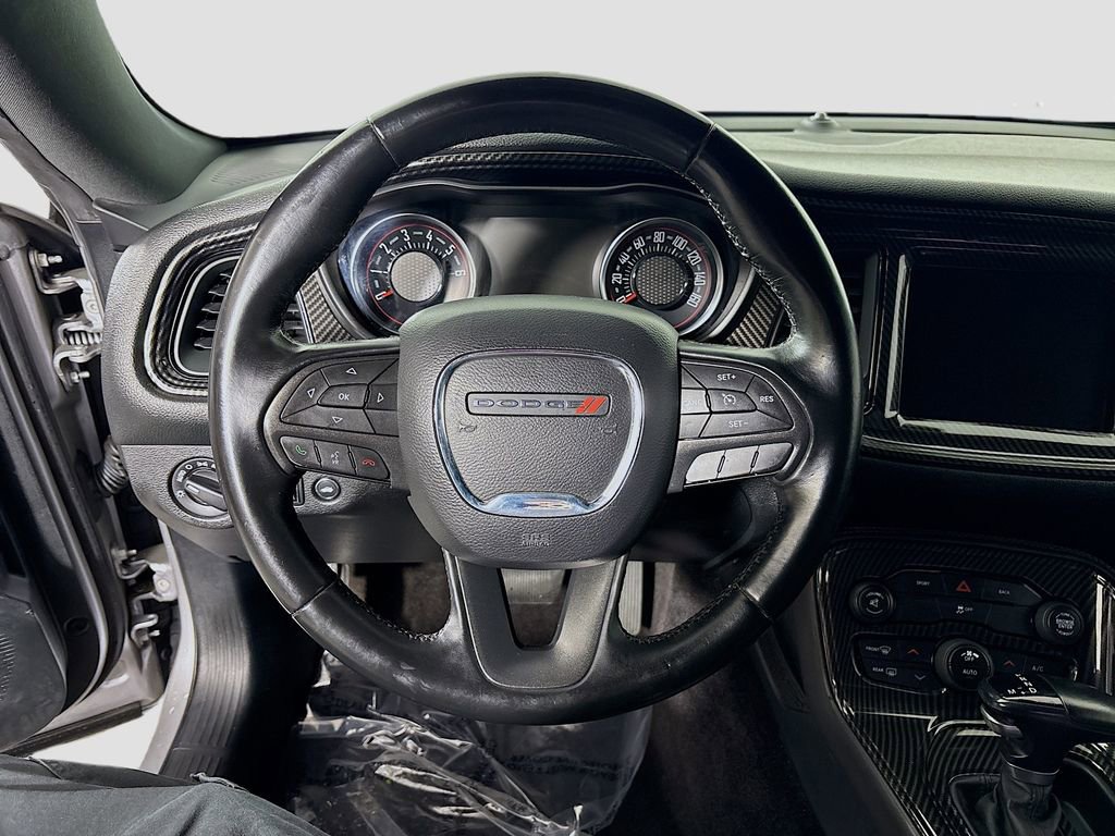 Used 2016 Dodge Challenger SXT image 12