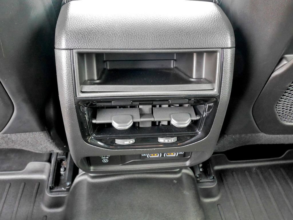 Used 2023 Jeep Grand Cherokee Altitude image 21