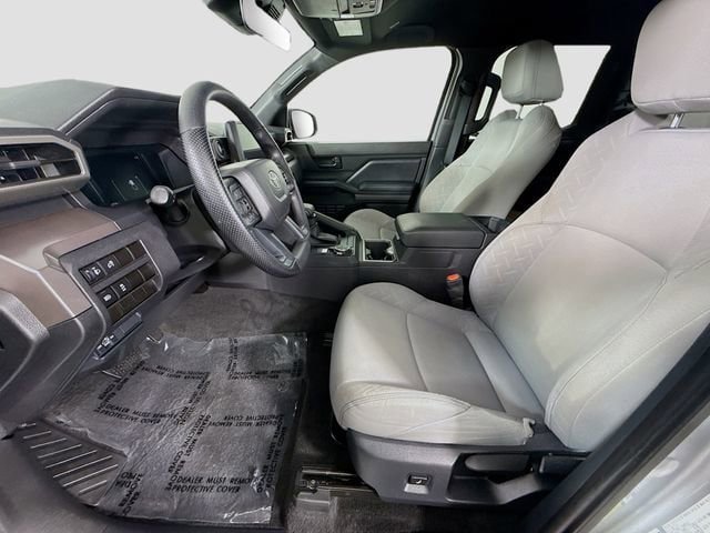 Certified 2024 Toyota Tacoma SR5 AWD/4WD image 19