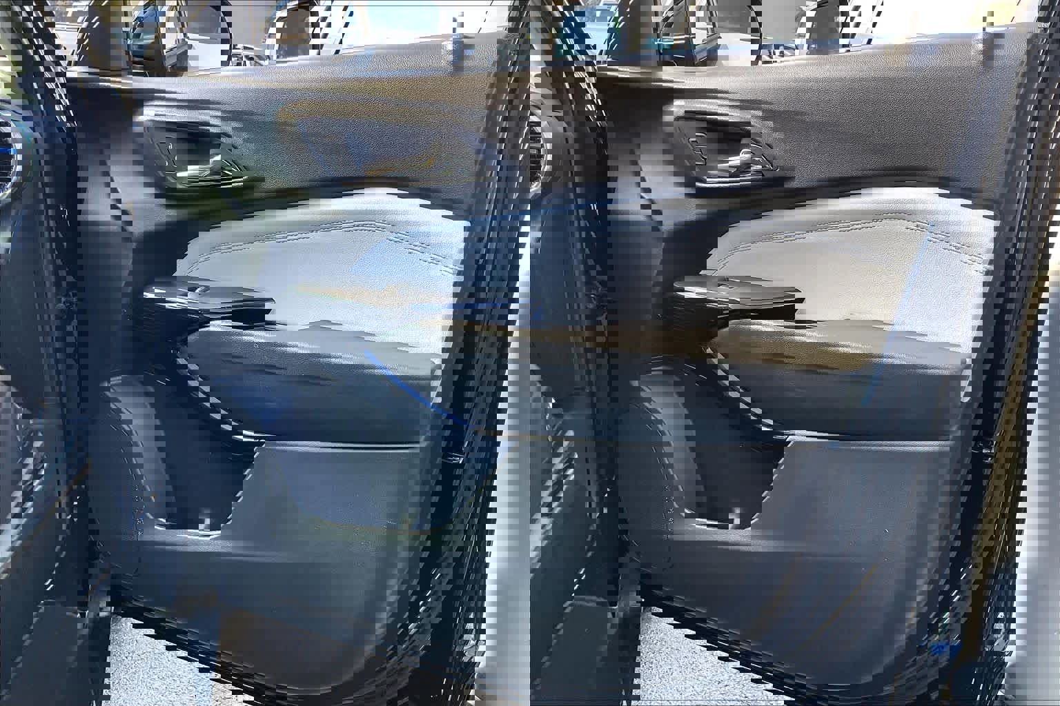 Certified 2024 Chevrolet Trax LT w/ Driver Confidence Package image 22