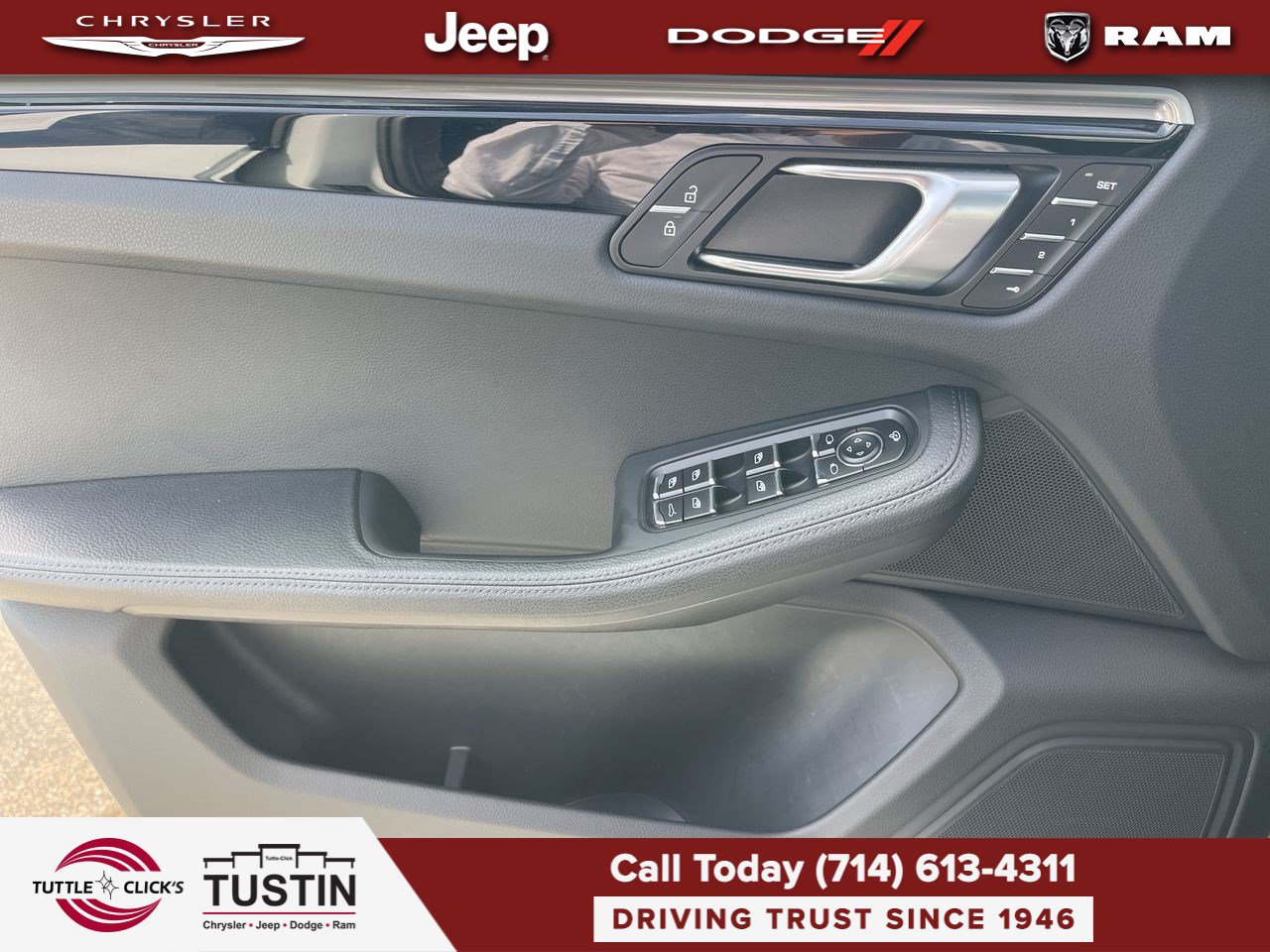 Used 2024 Porsche Macan AWD/4WD image 27