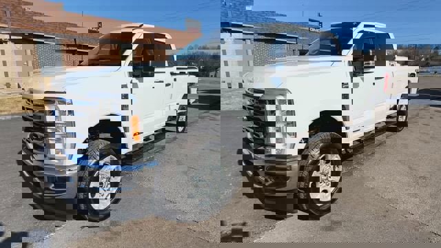 Used 2026 Ford F250 XLT image 4