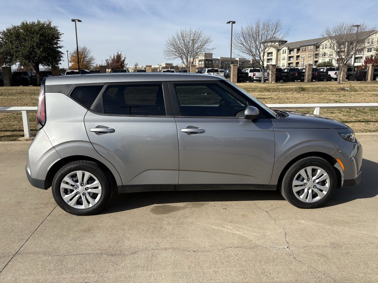 Used 2023 Kia Soul LX image 3