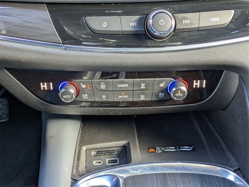 Used 2024 Buick Enclave Premium image 26
