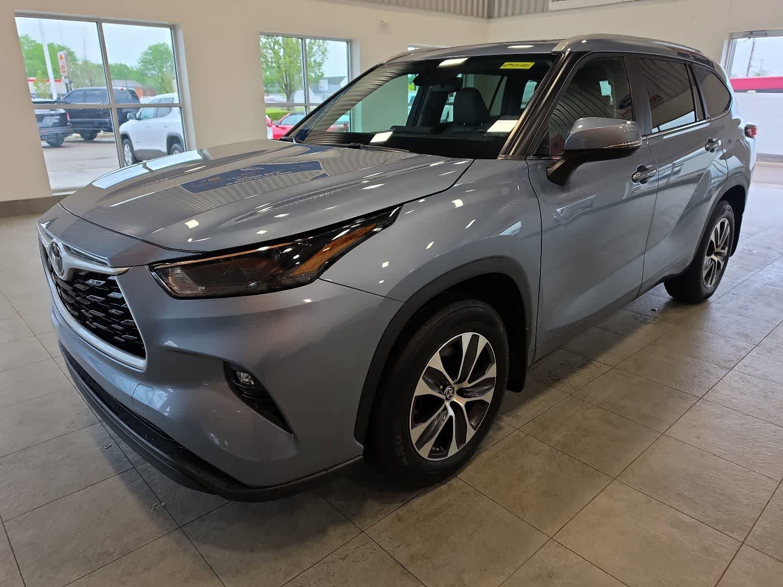 Used 2023 Toyota Highlander XLE