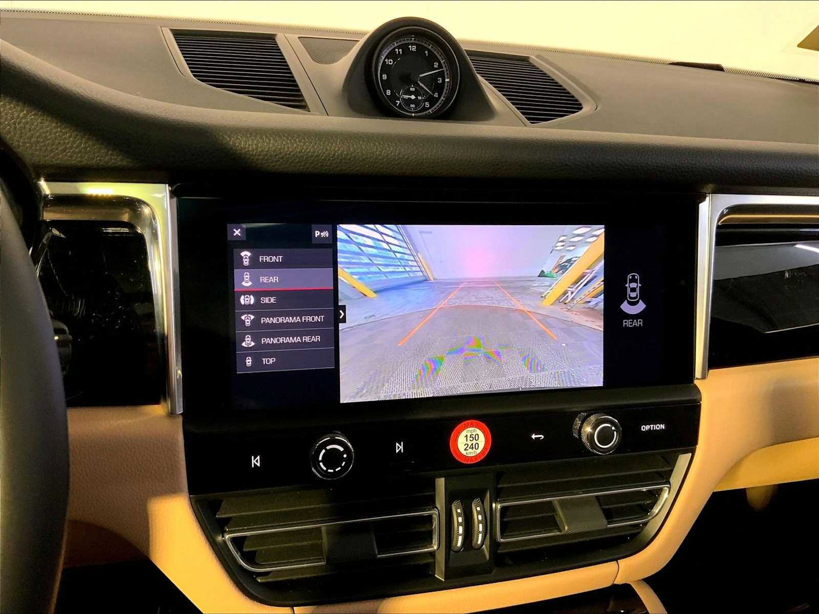 Certified 2025 Porsche Macan image 31