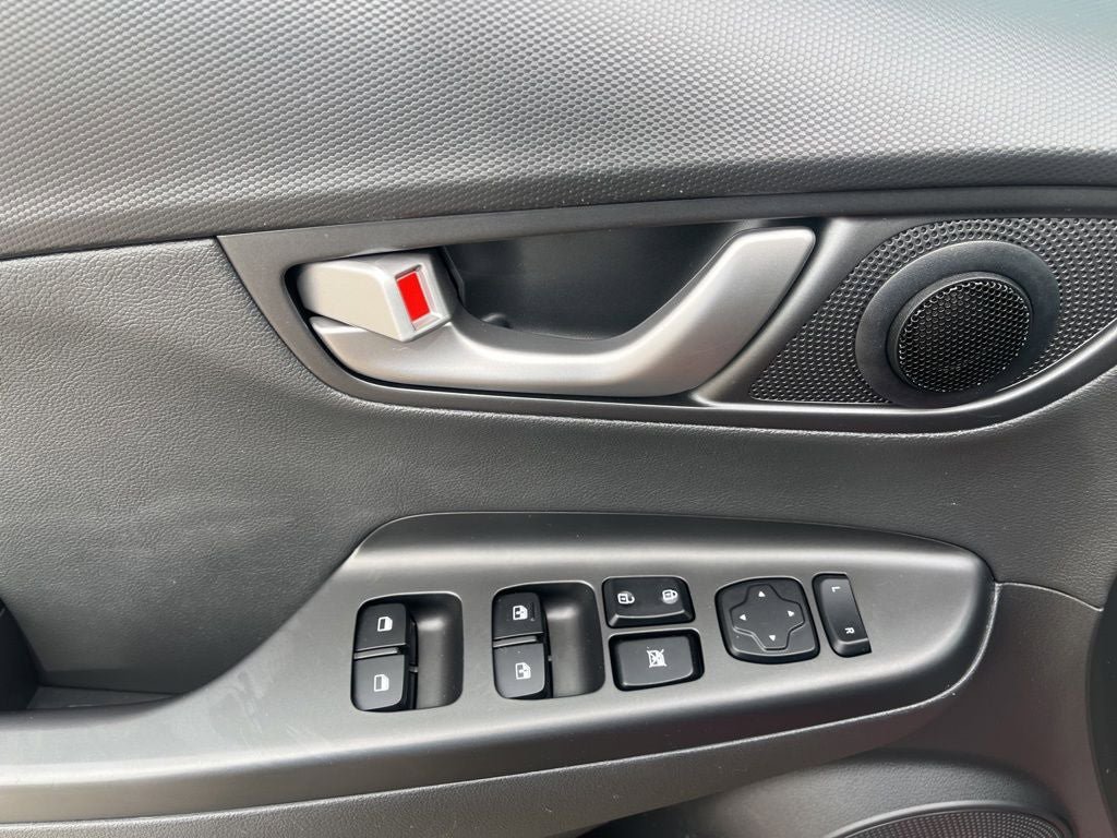Used 2019 Hyundai Kona Limited FWD image 20